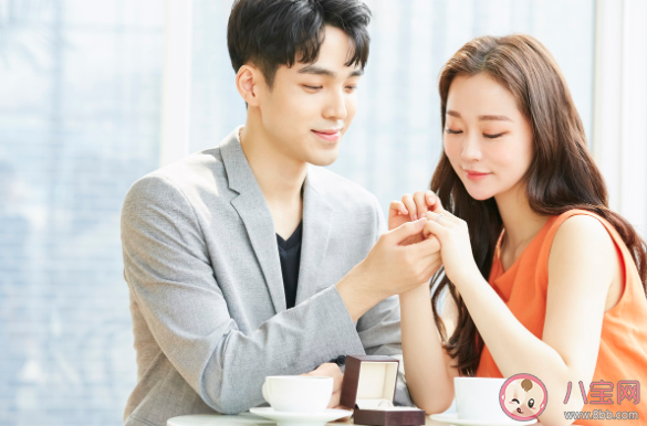 男朋友一定要哄着让着女朋友吗 为什么女生在恋爱里又要哄又要作