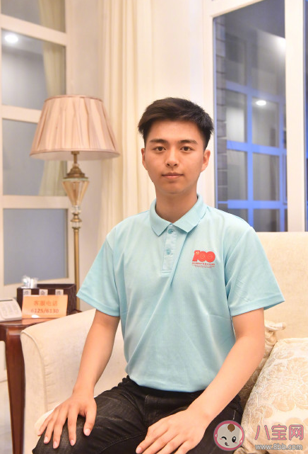 四名领诵员都是谁 四名领诵员是如何被选上的