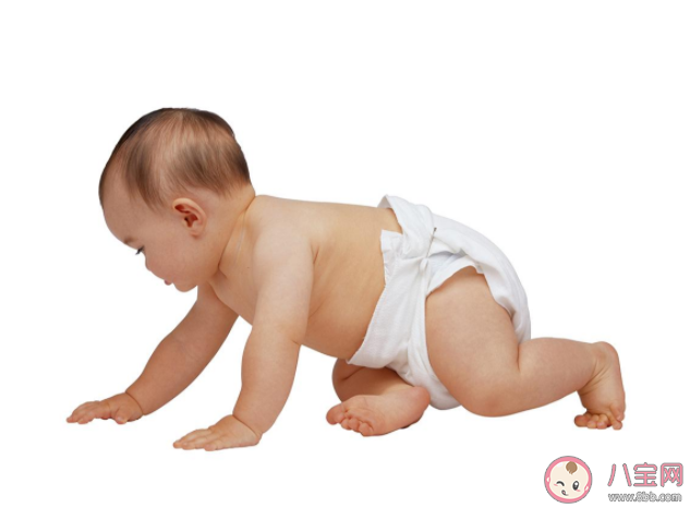 给宝宝选择纸尿裤型号是偏大点还是小点好 婴儿纸尿裤多久换码数