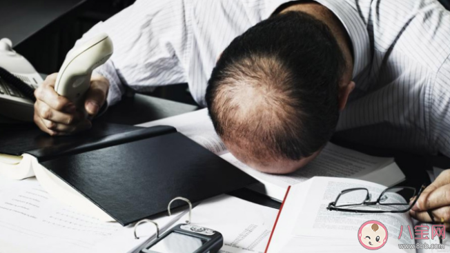 睡眠中突然抽搐一下会有猝死风险吗 猝死临近时身体有感觉吗