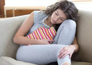 经期多汗发冷是体虚吗 月经期出汗对身体好吗