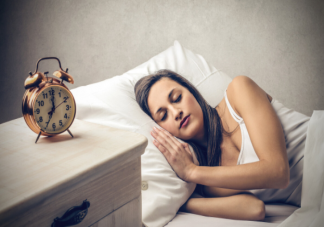 睡眠中突然抽搐一下会有猝死风险吗 猝死临近时身体有感觉吗