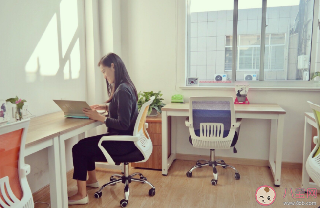 女性长期呆在空调房里会导致月经不调吗 坐办公室吹空调要注意什么 女性长期呆在空调房里会导致月经不调吗 坐办公室吹空调要注意什么