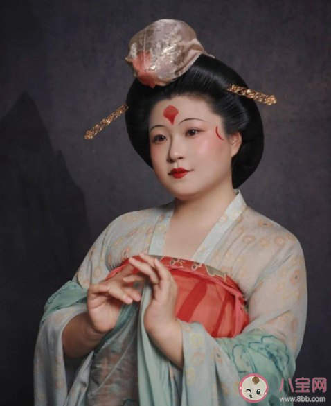 唐朝女性化妆7步分别是指什么 唐朝流行什么妆容
