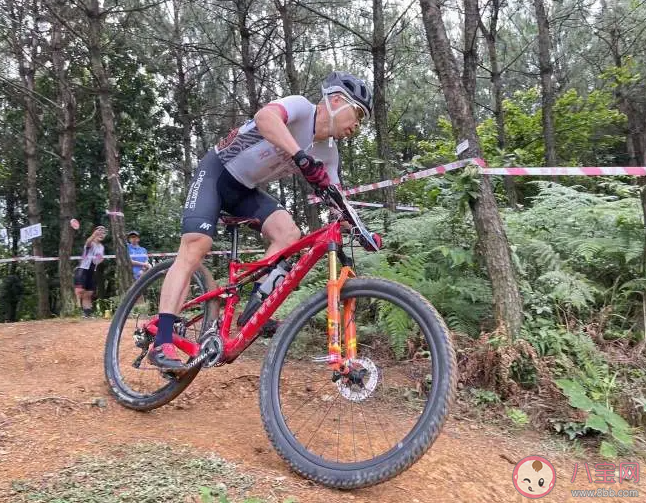 自行车手真的会刮腿毛吗 关于车手刮腿毛的一些有趣观点说法