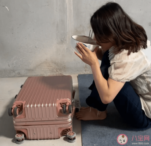 女孩回应花10年积蓄住毛坯房 女孩子有必要婚前买房吗