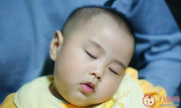 孩子晚上睡觉流口水多正常吗 睡觉流口水和不流口水有什么区别