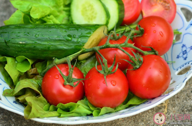 黄瓜和西红柿可以同一天吃吗 黄瓜和西红柿一起吃会怎么样