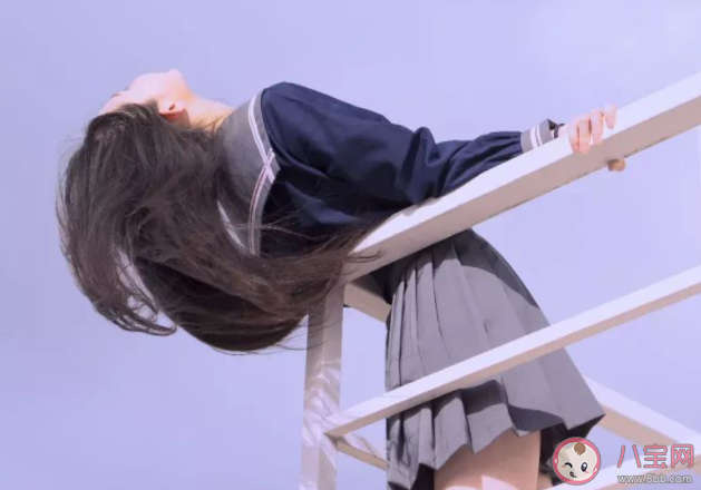 放松再慢慢升空被窝里做一个梦是什么歌 《放空 》完整版歌词在线听歌