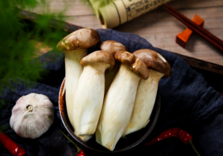 杏鲍菇变黄出水还能吃吗 杏鲍菇长白毛还能吃吗