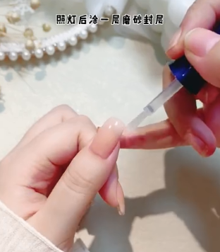 杨倩的同款珍珠美甲怎么做 珍珠美甲有哪些好看的款式