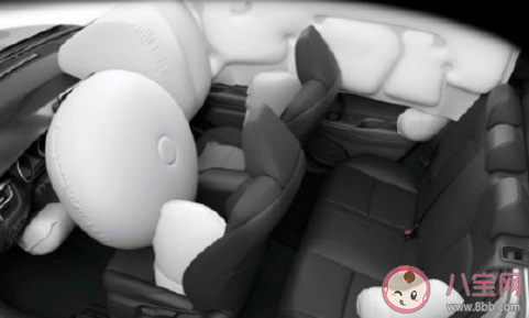 电动汽车和燃油车谁的安全性更高 新能源车着火的速度会比传统汽车更快吗