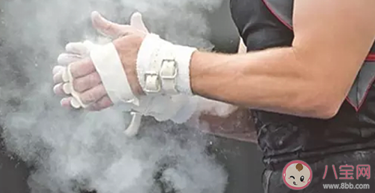 蚂蚁庄园8月6日答案：体操运动员比赛前为什么要往手上涂白粉