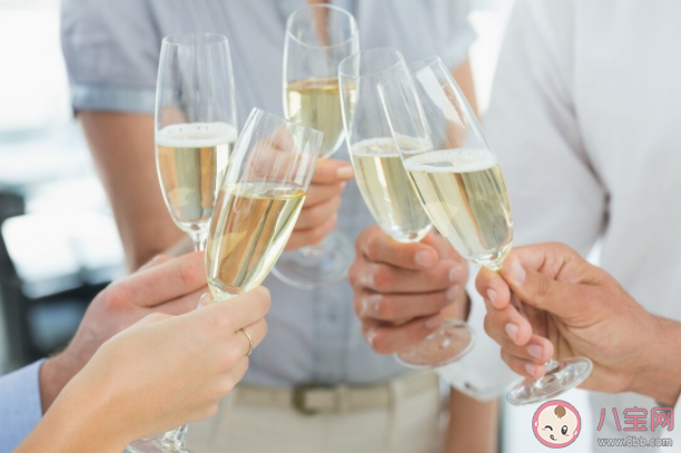 职场酒文化本质上是什么 职场女性如何应对酒局