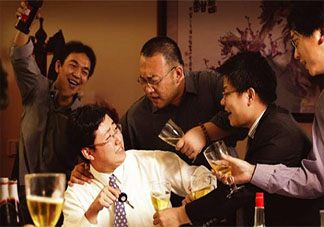如何看待职场酒文化 不会喝酒的新人应该如何应对