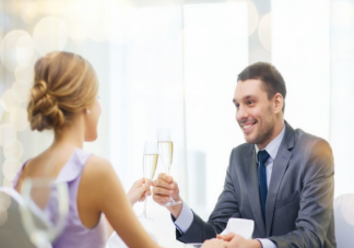 错过最佳择偶年龄要降低标准吗 过了适婚年龄要妥协吗