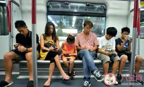 你怎么看待低头族 如何缓解长期低头带来的伤害