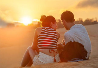 情侣间有必要天天聊天吗 情侣要不要很频繁的聊天