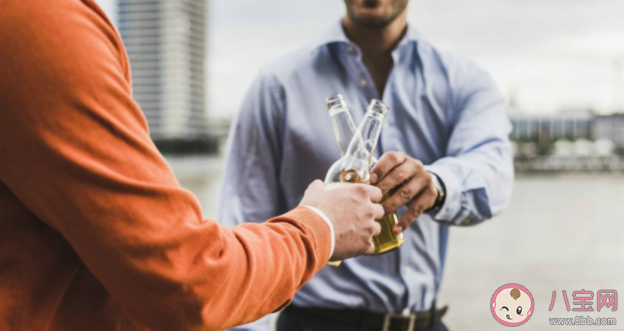 喝多少酒才会伤肝 如何预防酒精给肝脏带来的伤害