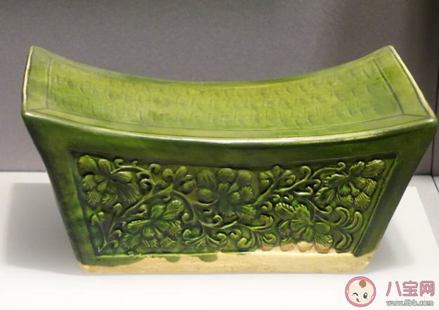 为什么古人的枕头又高又硬 瓷枕睡着不难受吗