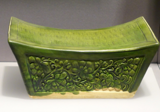 为什么古人的枕头又高又硬 瓷枕睡着不难受吗