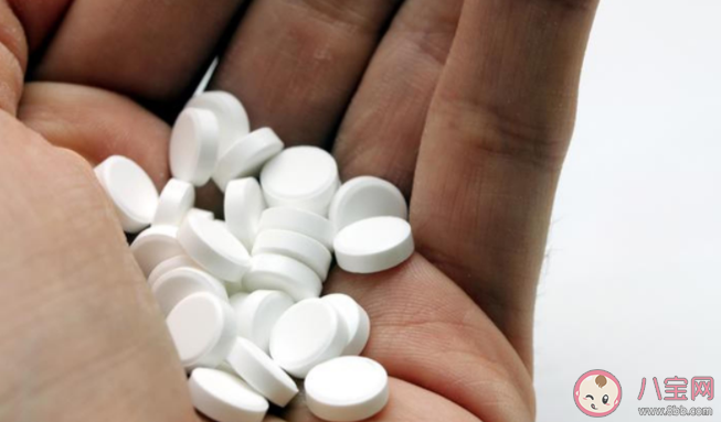 治疗骨质疏松就是多吃钙片吗 只要补足了钙骨骼就不会缺钙吗