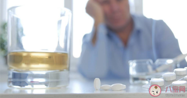 治疗骨质疏松就是多吃钙片吗 只要补足了钙骨骼就不会缺钙吗