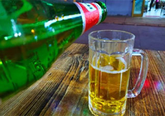 啤酒为什么令人发胖 为什么会说喝啤酒长胖