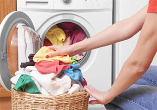 袜子可以攒着用洗衣机洗吗 洗衣机洗袜子干净吗