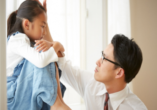家长该不该在孩子面前示弱 父母如何正确和孩子示弱