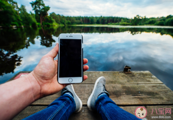 电子屏幕是如何伤害视力的 每天盯电子屏难受怎么做对眼睛好 电子屏幕是如何伤害视力的 每天盯电子屏难受怎么做对眼睛好