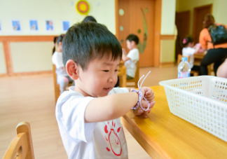 孩子不适应幼儿园的表现有哪些 孩子抵触去幼儿园9个小建议