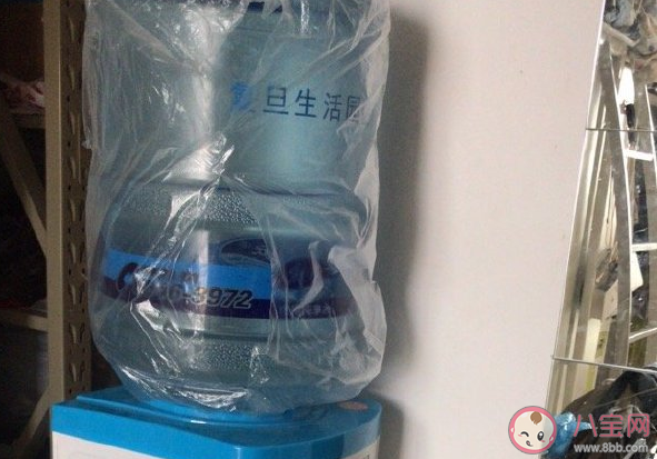 桶装水为什么可以放很久 买桶装水怎么避坑安全