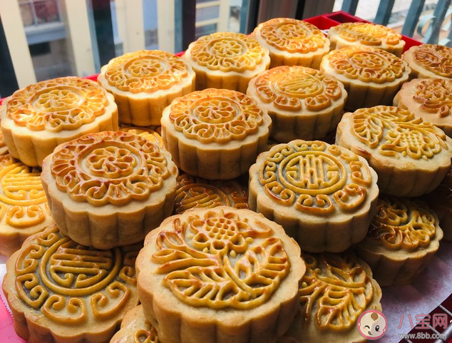 食用月饼一天别超过一百克 哪些人要少吃月饼