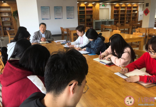 研究生新生第一次组会讲些什么 研究生开组会的日常是什么