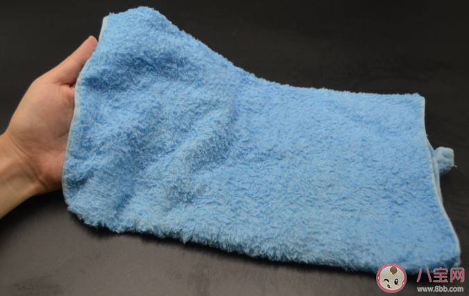 纯棉毛巾为什么很容易臭 如何解决毛巾发黄的问题 纯棉毛巾为什么很容易臭 如何解决毛巾发黄的问题