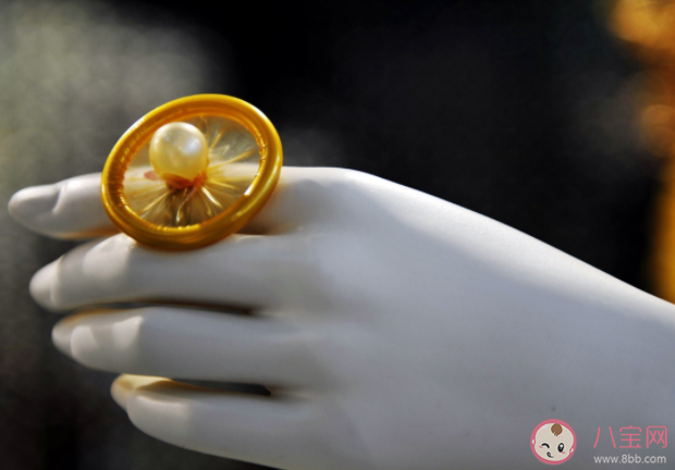 安全套上的油不洗掉会引起妇科病吗 如何减少避孕套的伤害