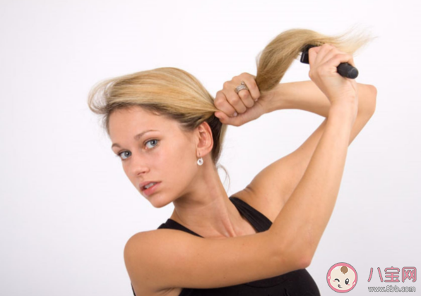 头发干枯分叉的原因是什么 如何修复分叉的头发 