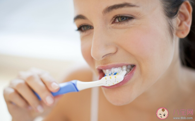 刷牙从左边刷还是右边刷 如何做好刷牙这件小事