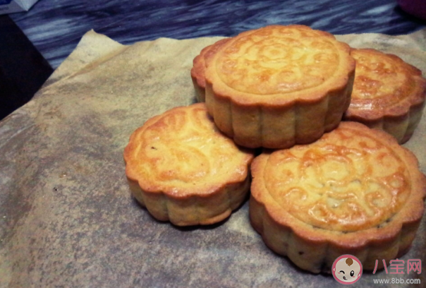 糖尿病患者有必要专门买无糖月饼吗 无糖月饼能给糖尿病患者食用吗 糖尿病患者有必要专门买无糖月饼吗 无糖月饼能给糖尿病患者食用吗