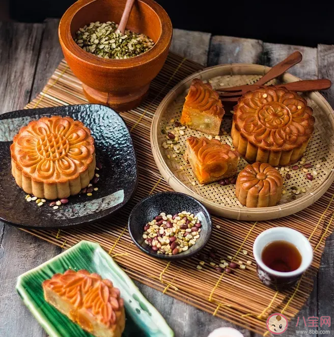 月饼是早上吃还是晚上吃好 吃月饼太腻怎么解腻 月饼是早上吃还是晚上吃好 吃月饼太腻怎么解腻