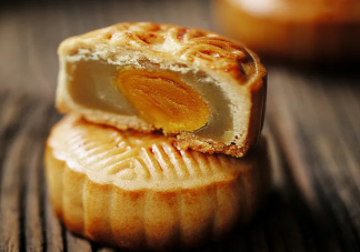 月饼是早上吃还是晚上吃好 吃月饼太腻怎么解腻