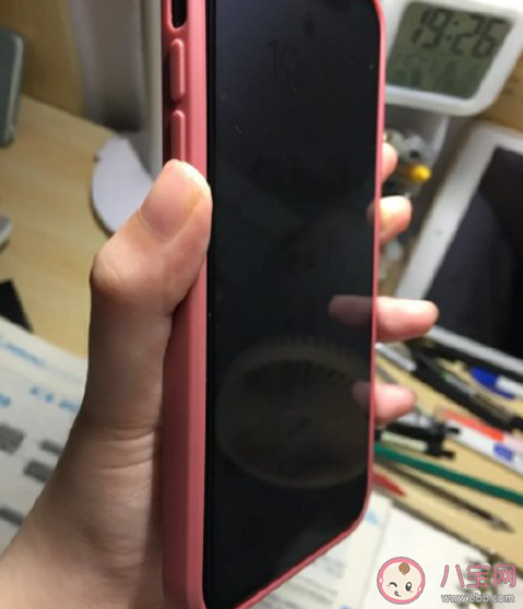 手机有必要贴防窥膜吗 手机防窥膜真的能防偷窥吗