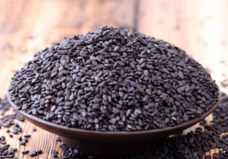 黑芝麻和白芝麻哪个更有营养 经常吃黑芝麻有什么好处