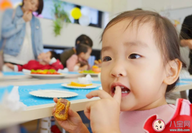 怎么给孩子吃月饼不积食 怎么给孩子吃月饼比较好 怎么给孩子吃月饼不积食 怎么给孩子吃月饼比较好