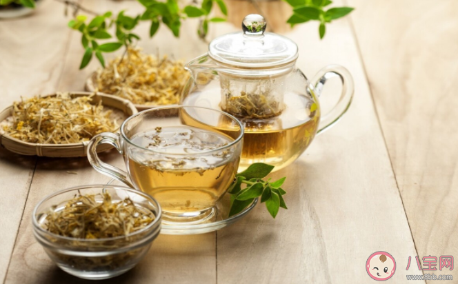 金银花能和菊花一起泡水喝吗 金银花和菊花一起泡水喝有什么功效 金银花能和菊花一起泡水喝吗 金银花和菊花一起泡水喝有什么功效