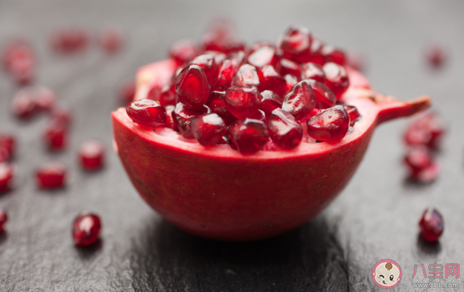 吃石榴可以美白吗 正确吃石榴的方法 吃石榴可以美白吗 正确吃石榴的方法