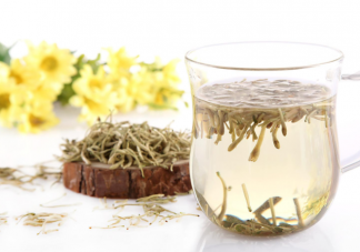 金银花能和菊花一起泡水喝吗 金银花和菊花一起泡水喝有什么功效
