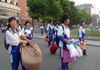 孩子高三住校休息不好家长要陪读吗 孩子上高中要不要住校