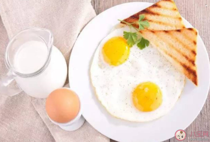 牛奶和鸡蛋一起吃有什么好处 牛奶鸡蛋3种搭配做法 牛奶和鸡蛋一起吃有什么好处 牛奶鸡蛋3种搭配做法